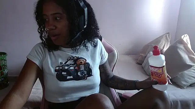 Snapshot of TiffanyRoouse chatting on 12/16/24, 08:58 TiffanyRoouse online show from 12/16/24, 08:58