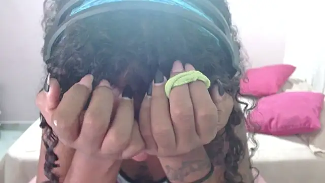 Snapshot of TiffanyRoouse chatting on 12/29/24, 11:18 TiffanyRoouse online show from 12/29/24, 11:18