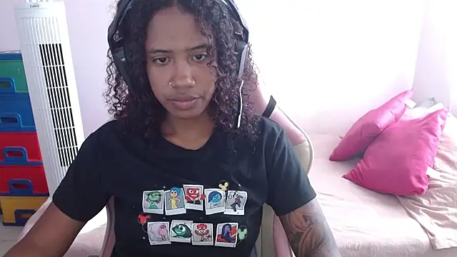 Snapshot of TiffanyRoouse chatting on 01/28/25, 08:26 TiffanyRoouse online show from 01/28/25, 08:26