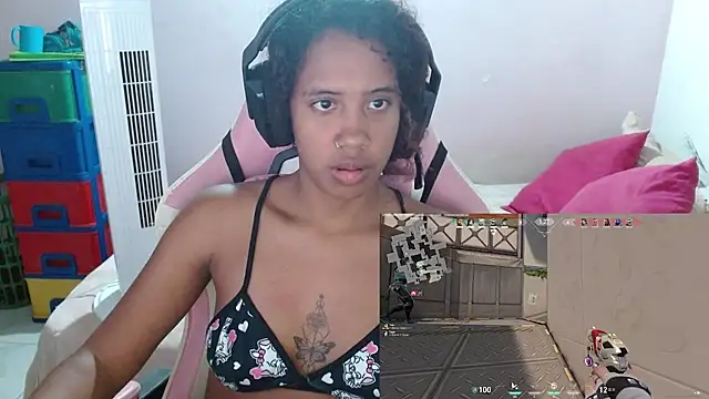 Snapshot of TiffanyRoouse chatting on 02/05/25, 02:51 TiffanyRoouse online show from 02/05/25, 02:51