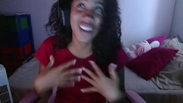 Snapshot of TiffanyRoouse chatting on 02/14/25, 11:09 TiffanyRoouse online show from 02/14/25, 11:09