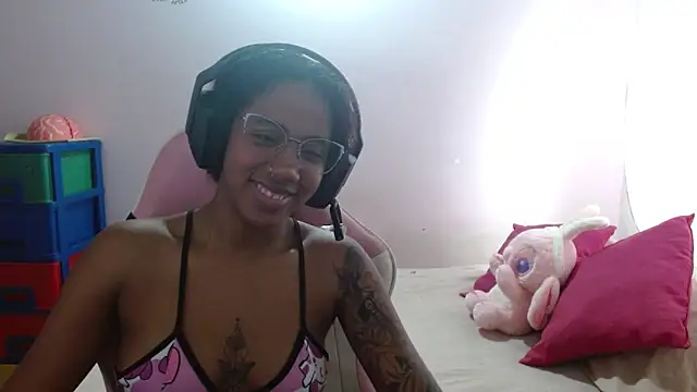 Snapshot of TiffanyRoouse chatting on 02/17/25, 10:47 TiffanyRoouse online show from 02/17/25, 10:47