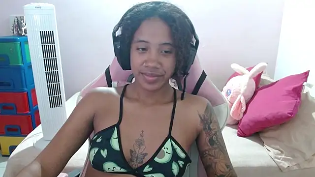 Snapshot of TiffanyRoouse chatting on 02/26/25, 03:32 TiffanyRoouse online show from 02/26/25, 03:32