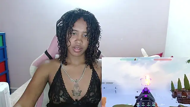 Snapshot of TiffanyRoouse chatting on 03/10/25, 12:18 TiffanyRoouse online show from 03/10/25, 12:18