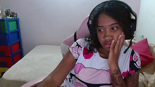 Snapshot of TiffanyRoouse chatting on 03/16/25, 12:01 TiffanyRoouse online show from 03/16/25, 12:01