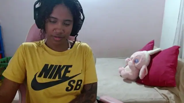 Snapshot of TiffanyRoouse chatting on 03/18/25, 12:05 TiffanyRoouse online show from 03/18/25, 12:05