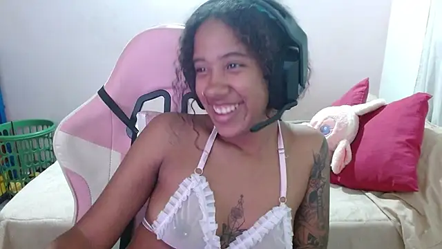 Snapshot of TiffanyRoouse chatting on 03/18/25, 03:09 TiffanyRoouse online show from 03/18/25, 03:09