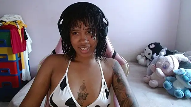 Snapshot of TiffanyRoouse chatting on 10/05/25, 09:56 TiffanyRoouse online show from 10/05/25, 09:56