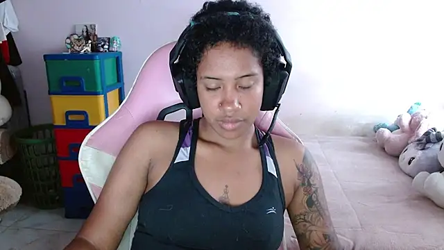 Snapshot of TiffanyRoouse chatting on 11/04/25, 09:36 TiffanyRoouse online show from 11/04/25, 09:36