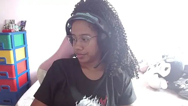 Snapshot of TiffanyRoouse chatting on 12/13/25, 08:04 TiffanyRoouse online show from 12/13/25, 08:04