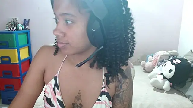 Snapshot of TiffanyRoouse chatting on 12/15/25, 12:04 TiffanyRoouse online show from 12/15/25, 12:04