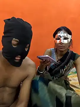 Snapshot of sexycouplemh09 chatting on 03/10/26, 05:07 sexycouplemh09 online show from 03/10/26, 05:07