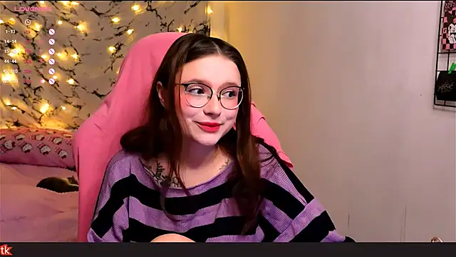 Snapshot of me__hanna chatting on 01/15/25, 07:44 me hanna online show from 01/15/25, 07:44