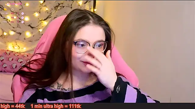 Snapshot of me__hanna chatting on 01/22/25, 11:10 me hanna online show from 01/22/25, 11:10