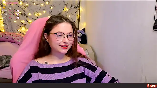 Snapshot of me__hanna chatting on 01/25/25, 12:17 me hanna online show from 01/25/25, 12:17