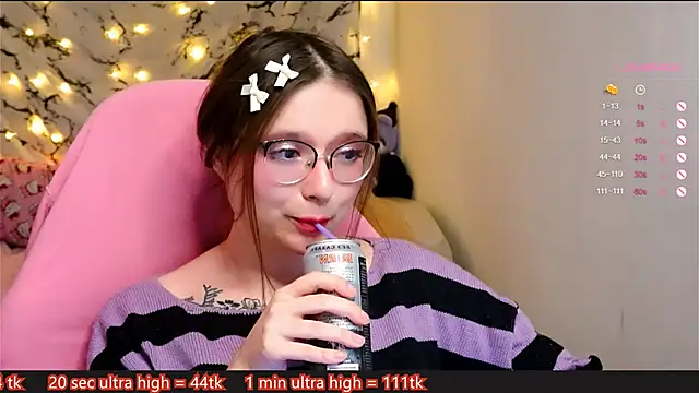 Snapshot of me__hanna chatting on 01/30/25, 11:13 me hanna online show from 01/30/25, 11:13