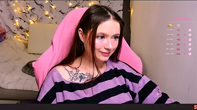 Snapshot of me__hanna chatting on 02/21/25, 10:15 me hanna online show from 02/21/25, 10:15