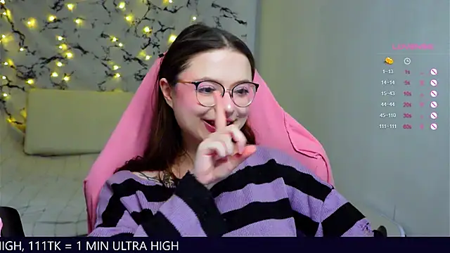 Snapshot of me__hanna chatting on 03/03/25, 02:04 me hanna online show from 03/03/25, 02:04