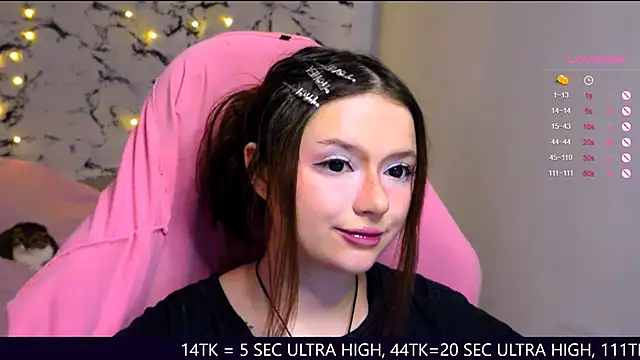 Snapshot of me__hanna chatting on 03/11/25, 11:59 me hanna online show from 03/11/25, 11:59