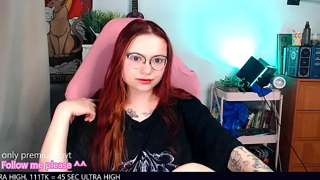 Snapshot of me__hanna chatting on 09/22/25, 10:01 me hanna online show from 09/22/25, 10:01