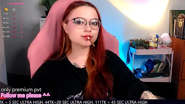 Snapshot of me__hanna chatting on 10/01/25, 10:05 me hanna online show from 10/01/25, 10:05