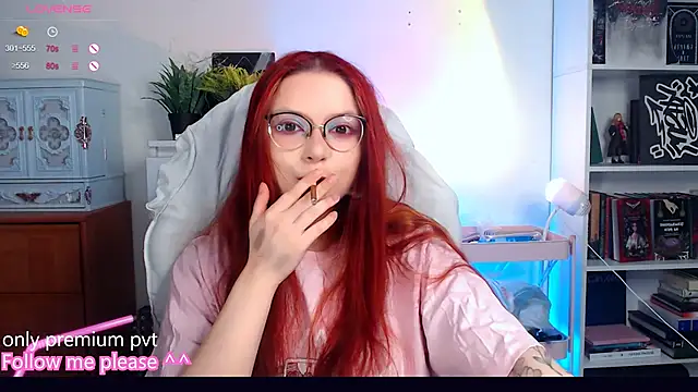 Snapshot of me__hanna chatting on 10/29/25, 09:05 me hanna online show from 10/29/25, 09:05