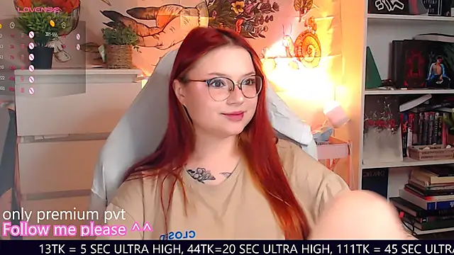 Snapshot of me__hanna chatting on 11/21/25, 10:19 me hanna online show from 11/21/25, 10:19