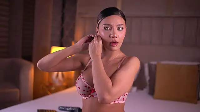 Snapshot of BlairSanders chatting on 04/13/26, 06:24 BlairSanders online show from 04/13/26, 06:24