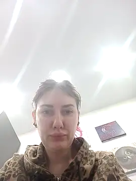 Snapshot of BlueXOwl chatting on 10/22/25, 02:28 BlueXOwl online show from 10/22/25, 02:28