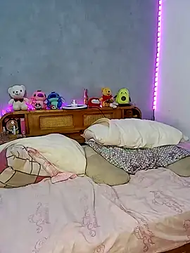 Khara Mel online show from 12/19/24, 04:23