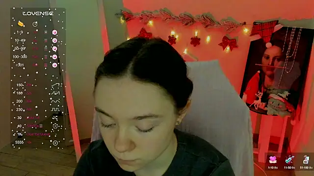 Snapshot of Florence_meow chatting on 12/20/24, 09:21 Florence meow online show from 12/20/24, 09:21