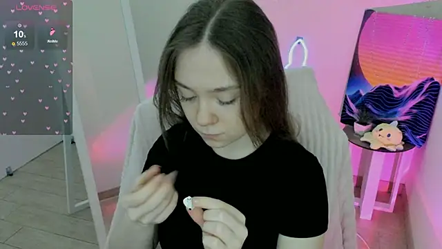 Snapshot of Florence_meow chatting on 02/18/25, 07:54 Florence meow online show from 02/18/25, 07:54