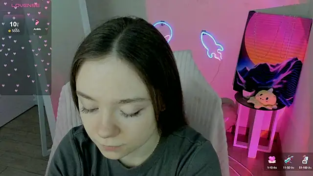 Snapshot of Florence_meow chatting on 02/19/25, 07:50 Florence meow online show from 02/19/25, 07:50