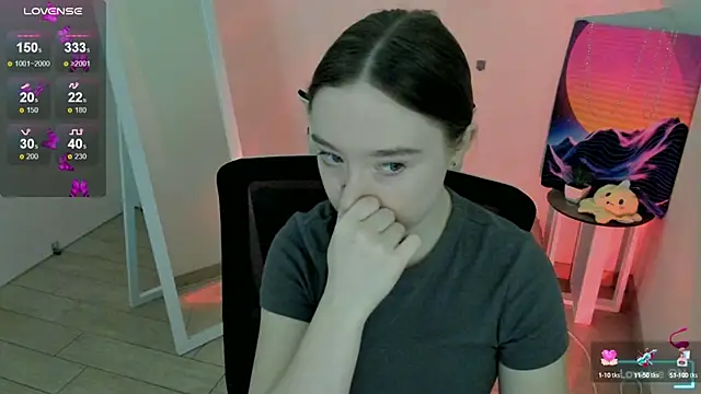 Snapshot of Florence_meow chatting on 03/13/25, 07:31 Florence meow online show from 03/13/25, 07:31