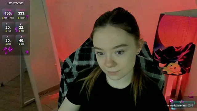 Snapshot of Florence_meow chatting on 03/18/25, 07:30 Florence meow online show from 03/18/25, 07:30