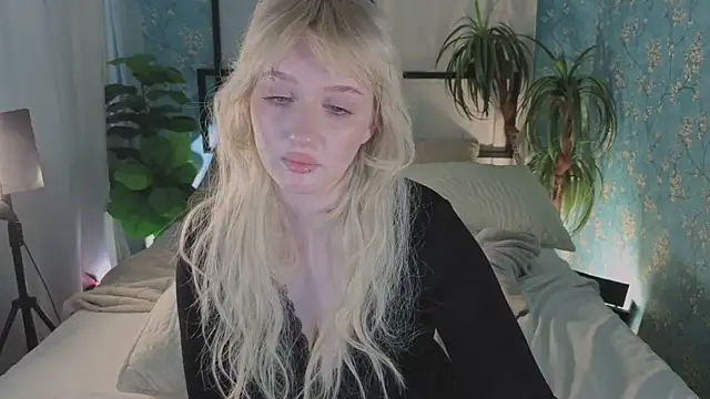 Snapshot of ELLIEJAY chatting on 06/13/26, 05:38 ELLIEJAY online show from 06/13/26, 05:38