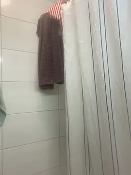 Snapshot of Elrubiolargo chatting on 12/25/24, 02:13 Elrubiolargo online show from 12/25/24, 02:13