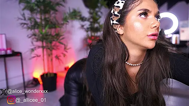 VanessaSimon online show from 03/17/25, 06:07