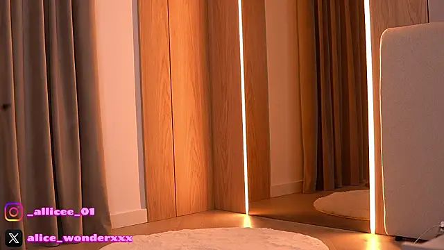 VanessaSimon online show from 03/06/26, 06:10