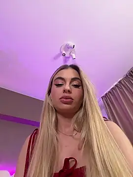 Snapshot of HaileyMadow chatting on 06/17/26, 06:38 HaileyMadow online show from 06/17/26, 06:38