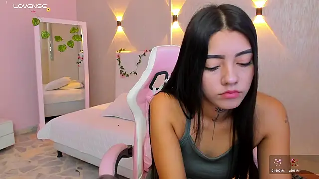 miagomezweb1 online show from 01/23/25, 01:24