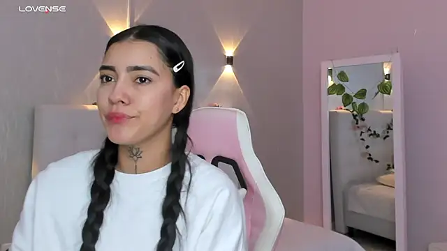 miagomezweb1 online show from 03/14/25, 01:35