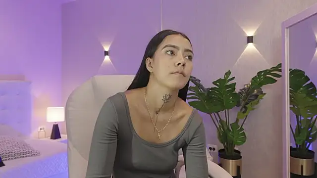 miagomezweb1 online show from 11/27/25, 02:52