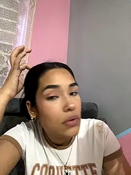 Snapshot of Alexsa_V chatting on 10/03/25, 10:40 Alexsa V online show from 10/03/25, 10:40