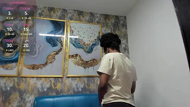 Snapshot of MonicaSchwartz chatting on 12/01/25, 08:03 MonicaSchwartz online show from 12/01/25, 08:03