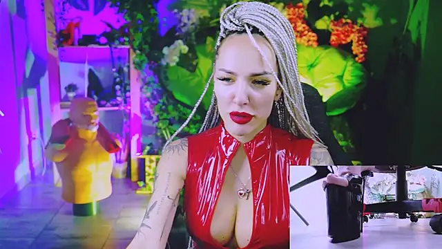 Snapshot of MonicaMaxwel chatting on 01/10/26, 10:50 MonicaMaxwel online show from 01/10/26, 10:50