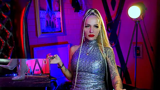 Snapshot of MonicaMaxwel chatting on 02/09/26, 12:20 MonicaMaxwel online show from 02/09/26, 12:20