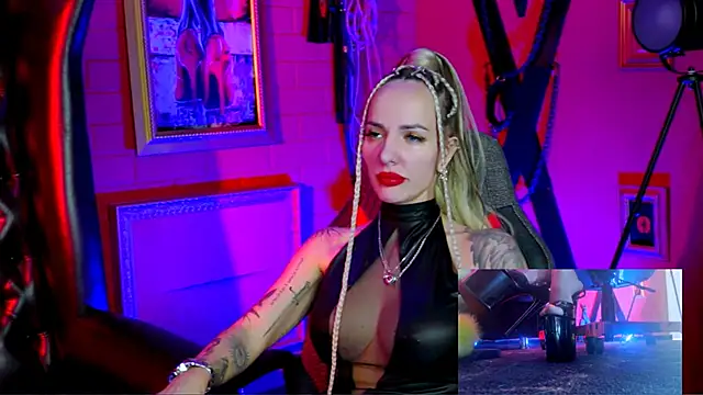 Snapshot of MonicaMaxwel chatting on 02/26/26, 10:03 MonicaMaxwel online show from 02/26/26, 10:03