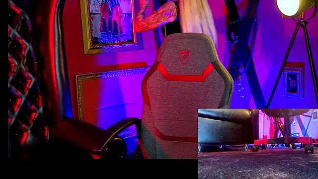 Snapshot of MonicaMaxwel chatting on 03/14/26, 10:21 MonicaMaxwel online show from 03/14/26, 10:21