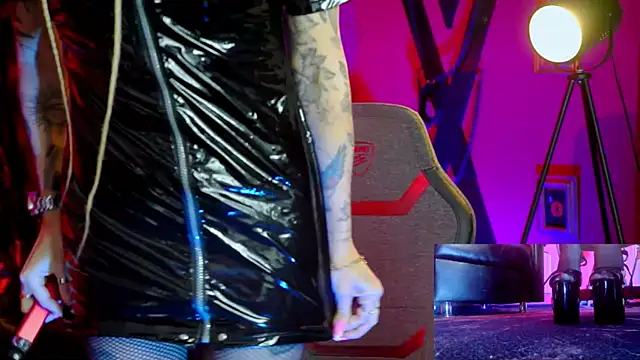 Snapshot of MonicaMaxwel chatting on 04/02/26, 09:51 MonicaMaxwel online show from 04/02/26, 09:51